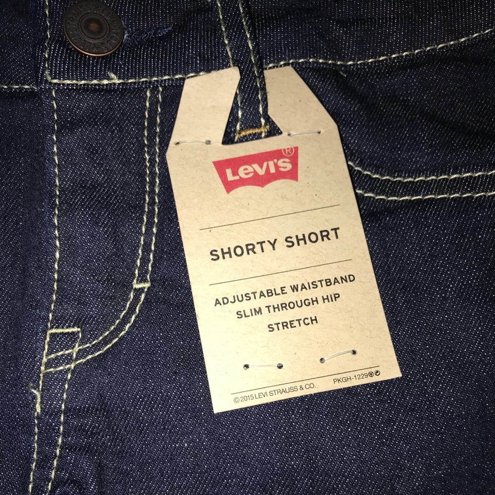 NWT Levi’s Shorty Shorts